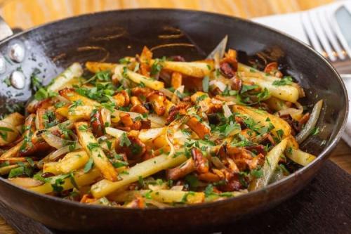 Какие блюда можно приготовить из картофеля для жарки. 15 вкуснейших рецептов картошки на сковороде