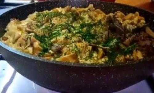 Как замариновать и пожарить вешенки. Жареные вешенки с картошкой 14