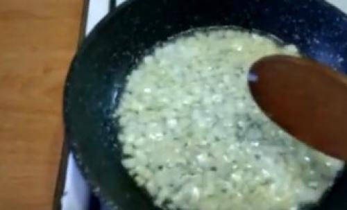 Как замариновать и пожарить вешенки. Жареные вешенки с картошкой 10