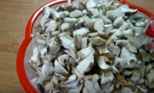 Как замариновать и пожарить вешенки. Жареные вешенки с картошкой 09