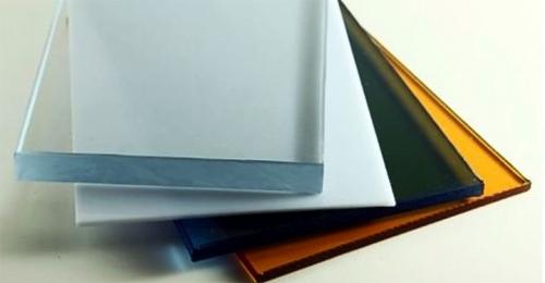 Забор из поликарбоната на даче. Строительство ограждения из поликарбоната для дачного участка