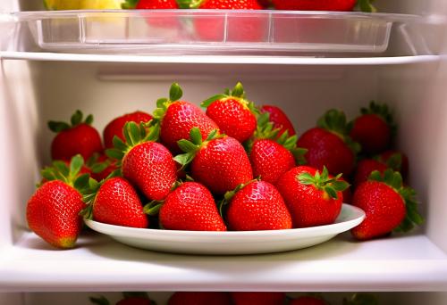 Как правильно хранить клубнику после сбора урожая. Как правильно хранить клубнику в холодильнике
