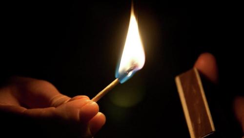 Почему дрова в огне трещат. Почему дрова стреляют и щелкают при горении 01