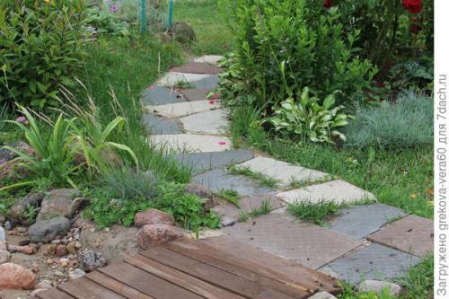 Дорожки на даче женскими руками. Садовые дорожки руками женщины