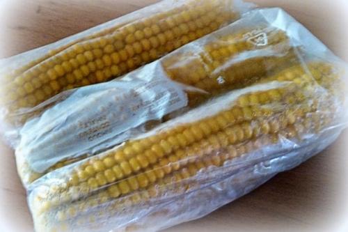 Влияют ли заморозки на содержание питательных веществ в кукурузе. Как хранить свежую кукурузу в початках и зернами, условия и сроки