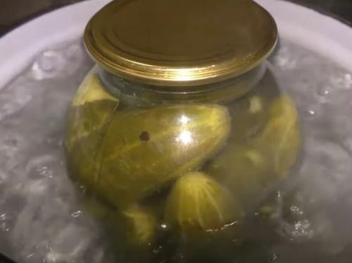 Как подобрать маринад по вкусу для огурцов в 1-литровых банках. Маринованные огурцы на зиму хрустящие и вкусные в 1 литровых банках — рецепт с 9% уксусом