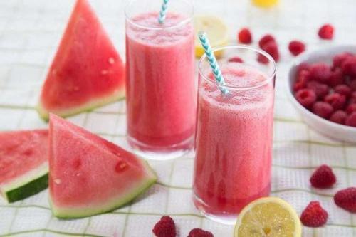 С чем можно смешивать арбуз для приготовления коктейлей. 20 отличных рецептов смузи из арбуза