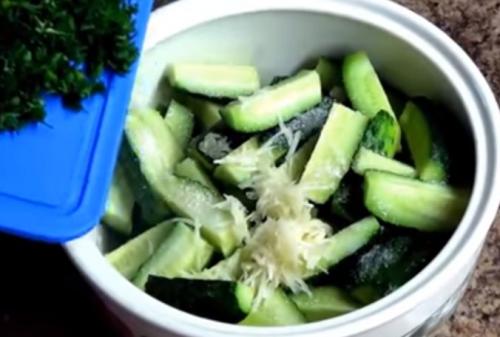 Как долго нужно мариновать огурцы, чтобы они стали вкусными. Маринованные огурцы быстрого приготовления с уксусом за 1 час