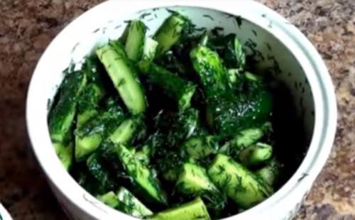 Как долго нужно мариновать огурцы, чтобы они стали вкусными. Маринованные огурцы быстрого приготовления с уксусом за 1 час