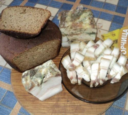 Влияет ли посолка на вкус или текстуру чеснока. Почему чеснок зеленеет при консервации?