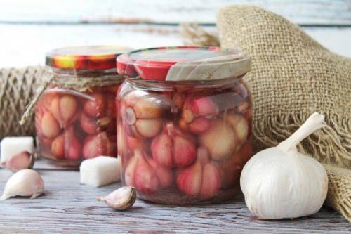 Какой лучший способ стерилизовать банки для соленого чеснока. 15 отличных рецептов маринованного чеснока на зиму