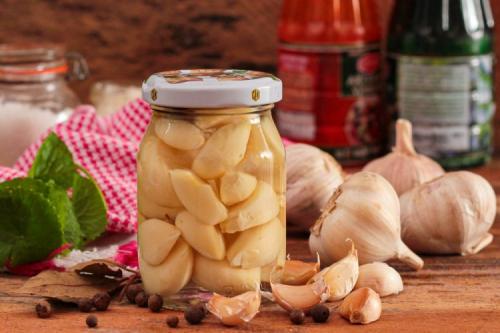 Какой лучший способ стерилизовать банки для соленого чеснока. 15 отличных рецептов маринованного чеснока на зиму