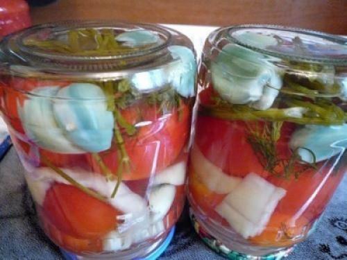 Влияет ли посолка на вкус или текстуру чеснока. Почему чеснок зеленеет при консервации?