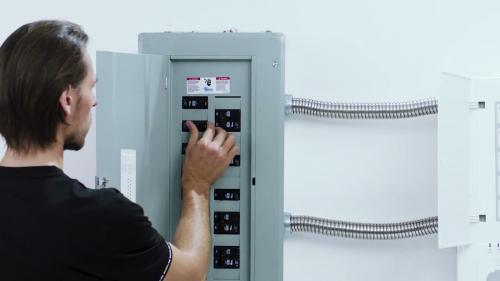 Как выбрать и установить систему резервного питания для дома 01