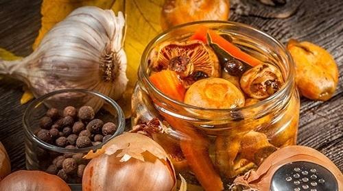 Маринованные рыжики с лимонной кислотой. Маринованные грибы рыжики на зиму — лучшие простые рецепты