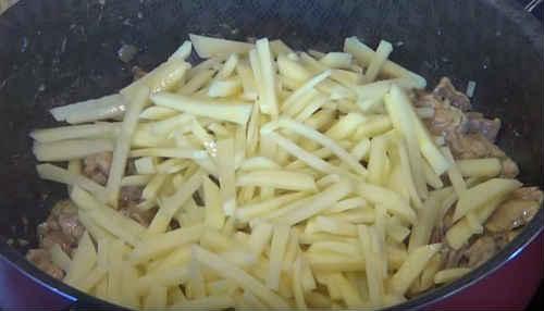 Как приготовить грибы рыжики с мясом. Как вкусно приготовить грибы рыжики — простые и быстрые рецепты