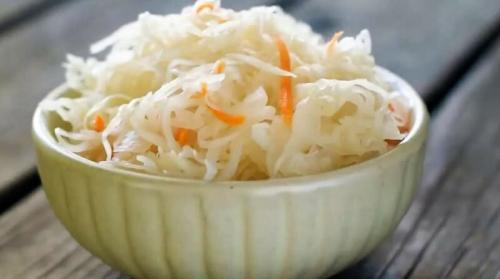 Как долго нужно держать капусту в солевом растворе. Хрустящая квашеная капуста — 12 классических и вкусных рецептов на зиму