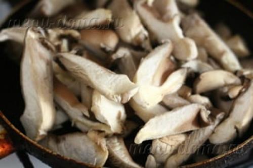 Какие ингредиенты необходимы для приготовления вешенок жареных с луком. Ингредиенты: