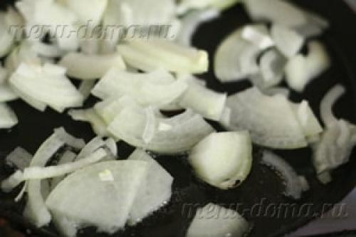 Какие ингредиенты необходимы для приготовления вешенок жареных с луком. Ингредиенты: