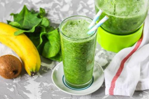 Как ввести шпинат в рацион питания. 20 смузи со шпинатом, которые разнообразят твой рацион