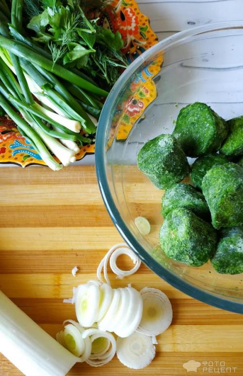 Чем заменить шпинат в пироге. Рецепт: Спанакопита - пирог со шпинатом - если фило заменить на слоеное, то получится не хуже.