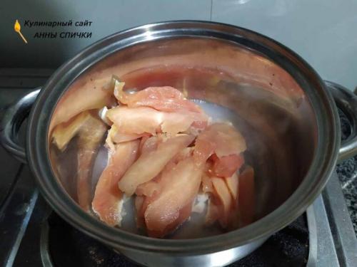 Чем можно заменить шпинат в рецепте с курицей. Курица со шпинатом в сливочном соусе