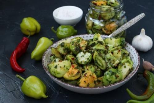 Как приготовить салат без шпината, но с другими зелеными овощами. 20 зеленых салатов, которые разнообразят твой рацион